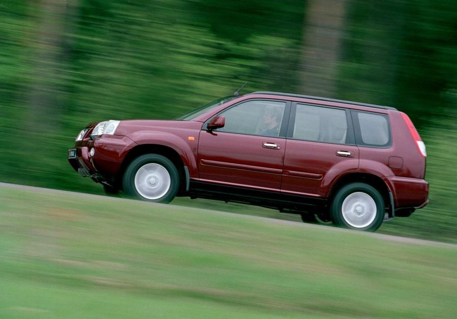  Nissan X-Trail 2003 года  (фото 2 из 5)